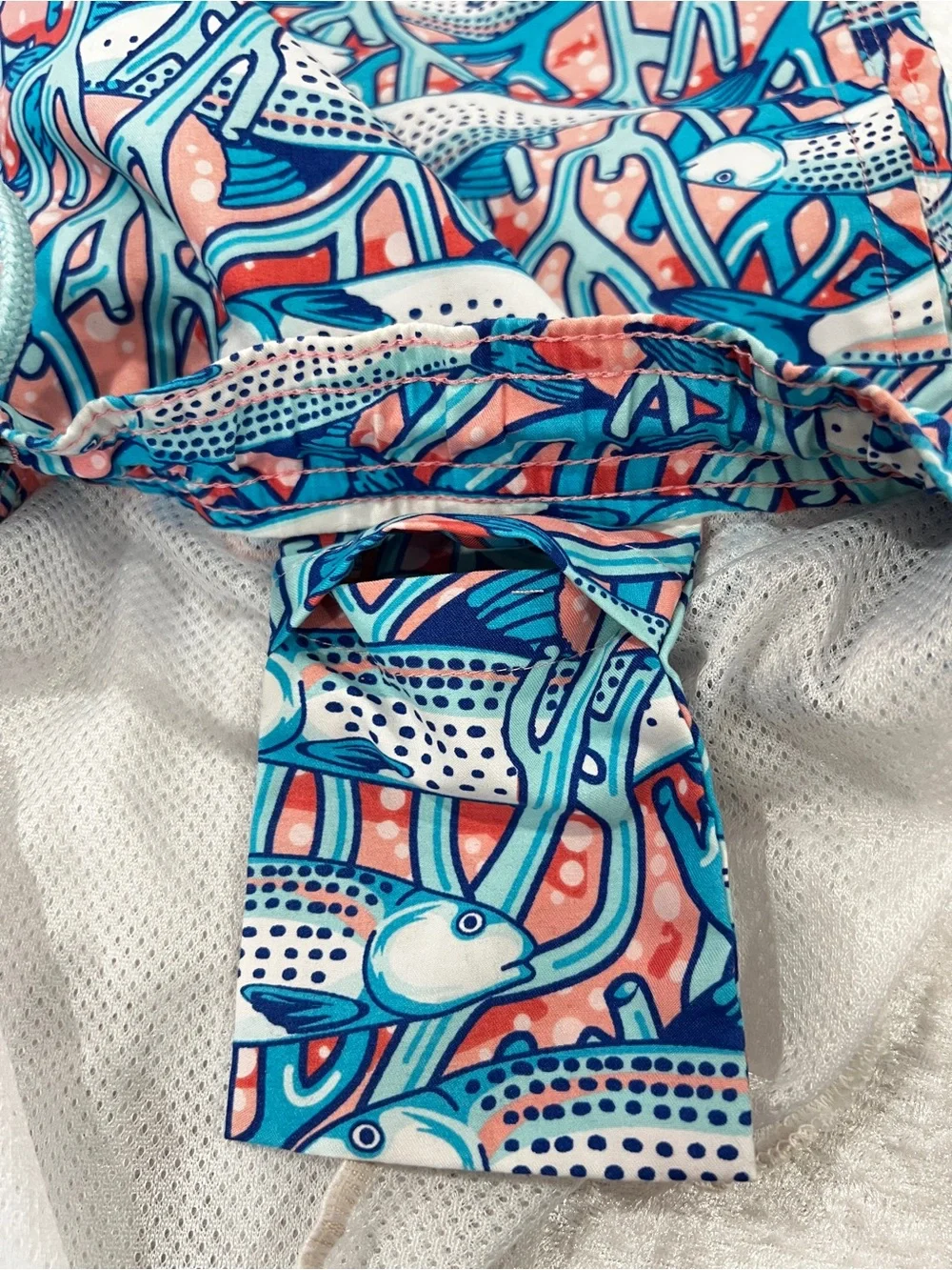 Vineyard Vines Colorful Fish Print Swim Shorts Size XL (18) Blue Coral White